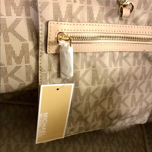 Michael Kors Signature Jet Set Travel Brown Tote - Picture 7 of 8